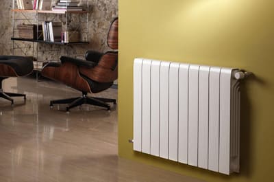 Familia sobre suelo radiante